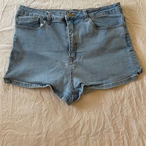 Forever 21 Women’s Short Size 31